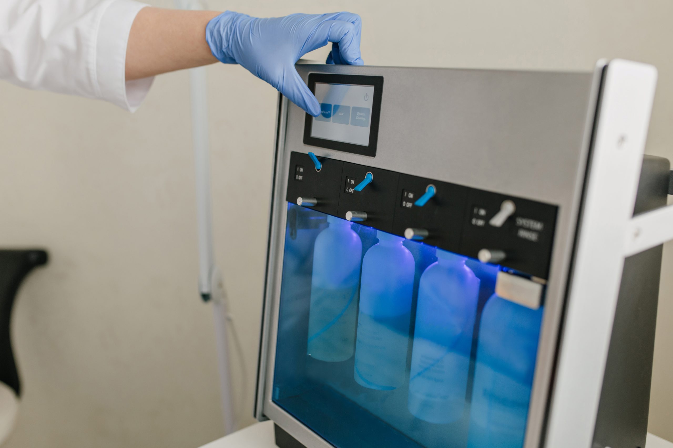 Pharmaceutical factory workers in sterile environment ItemUnit™